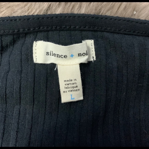 🌷3 for $25🌷 Black silence + noise lace up cropped tank top - Picture 3 of 3